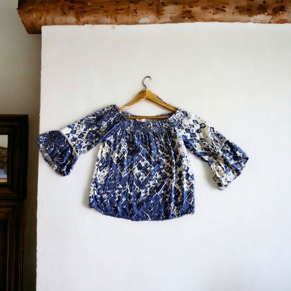 LoveStitch Tropical Print Off‎ the Shoulder Smocked Bell Sleeves Blouse size S - Picture 4 of 16